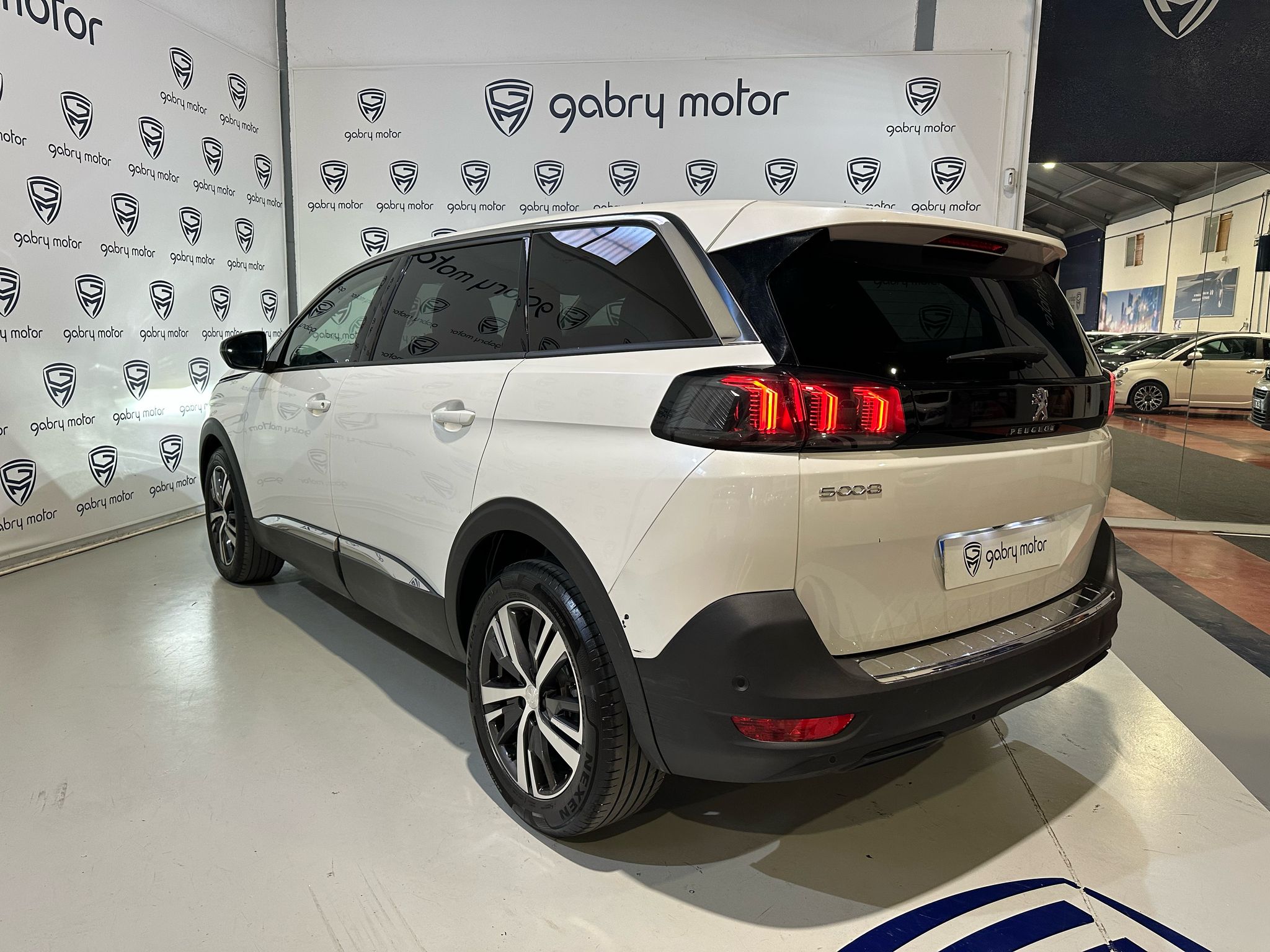 PEUGEOT 5008 1.5 BlueHDI ALLURE PACK